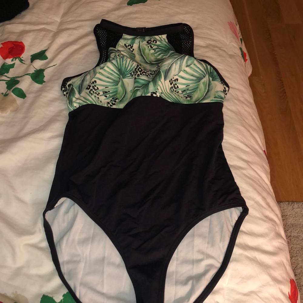 Super cute and comfy swimsuit from New Zealand